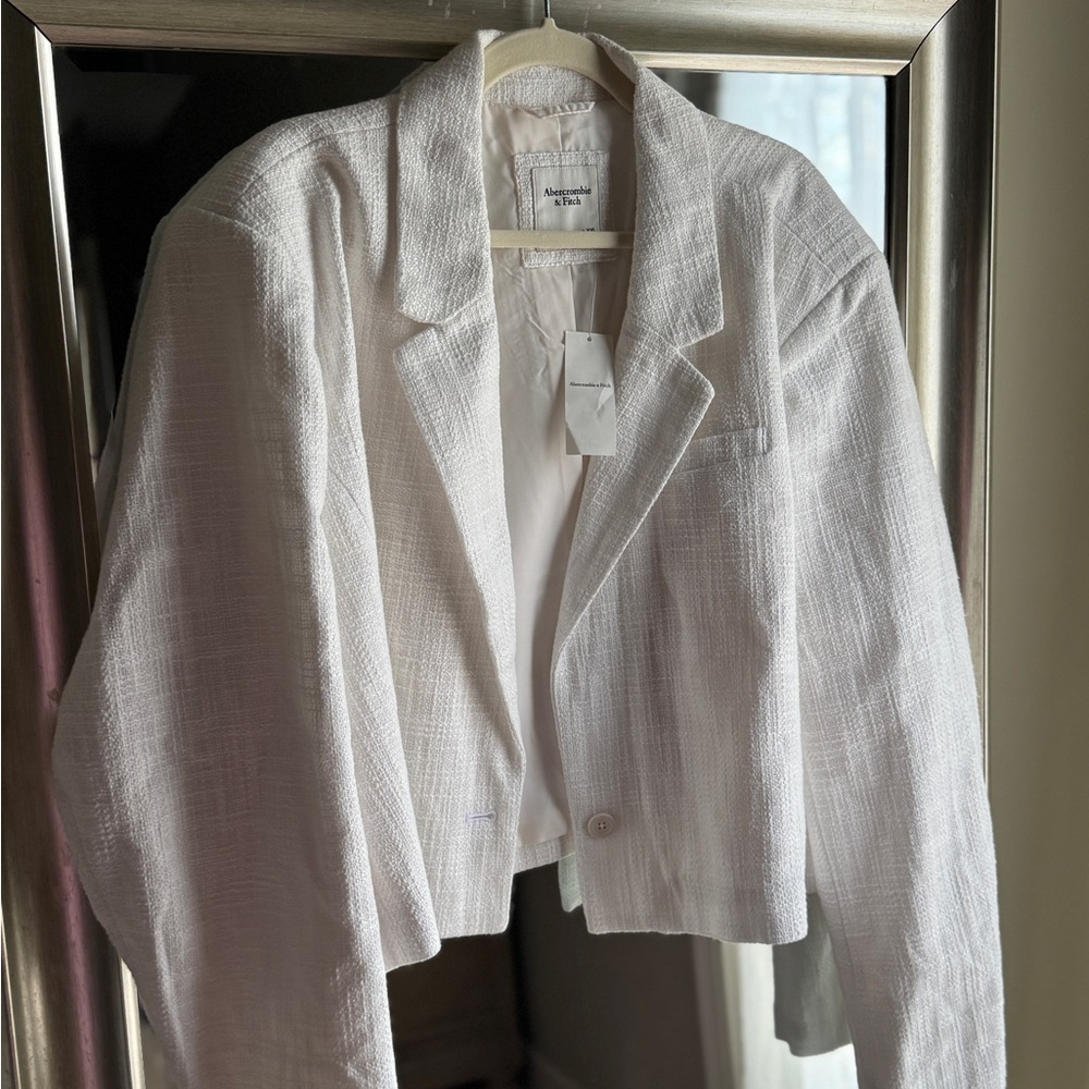 Abercrombie & Fitch Cream Textured Cropped Blazer Jacket